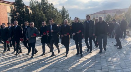 Bu gün Gəncə şəhərində Xocalı soyqrımının 32-ci ildönümü ilə bağlı tədbir keçirildi