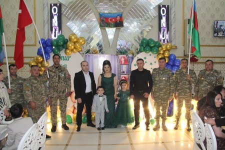 Balaca toyun böyük mənası  - Foto, Video
