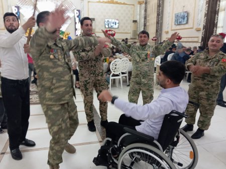 Balaca toyun böyük mənası  - Foto, Video
